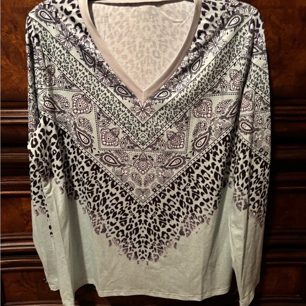 Elegant V-Neck Long Sleeve Patterned Top